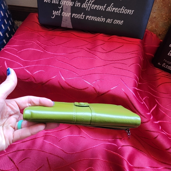 Leather Wallet. Light olive green color - Picture 15 of 16